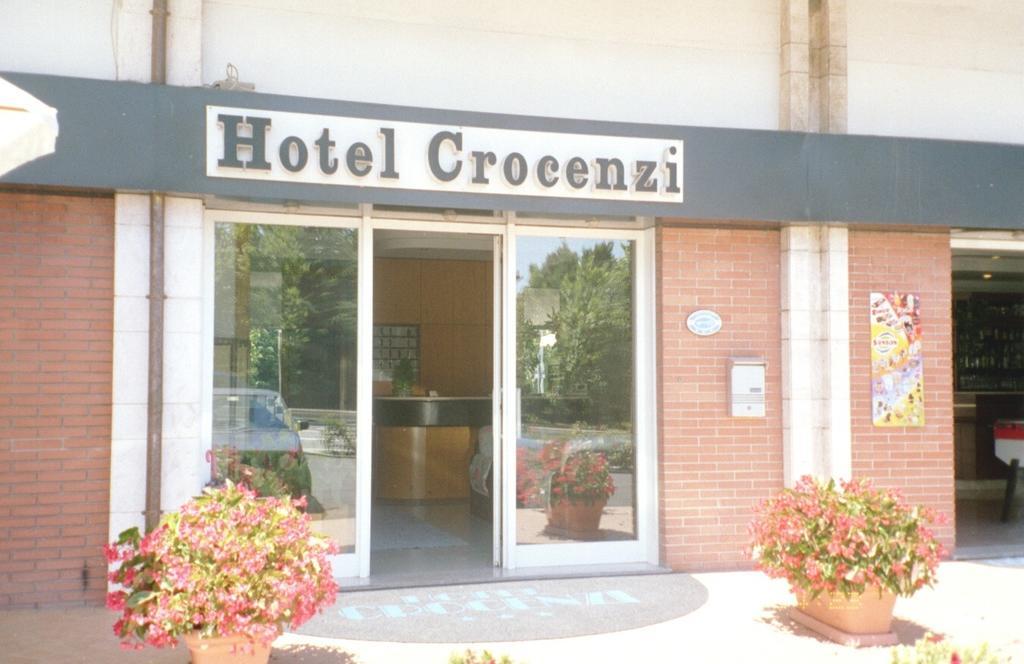 Hotel Crocenzi Сан Марино Екстериор снимка