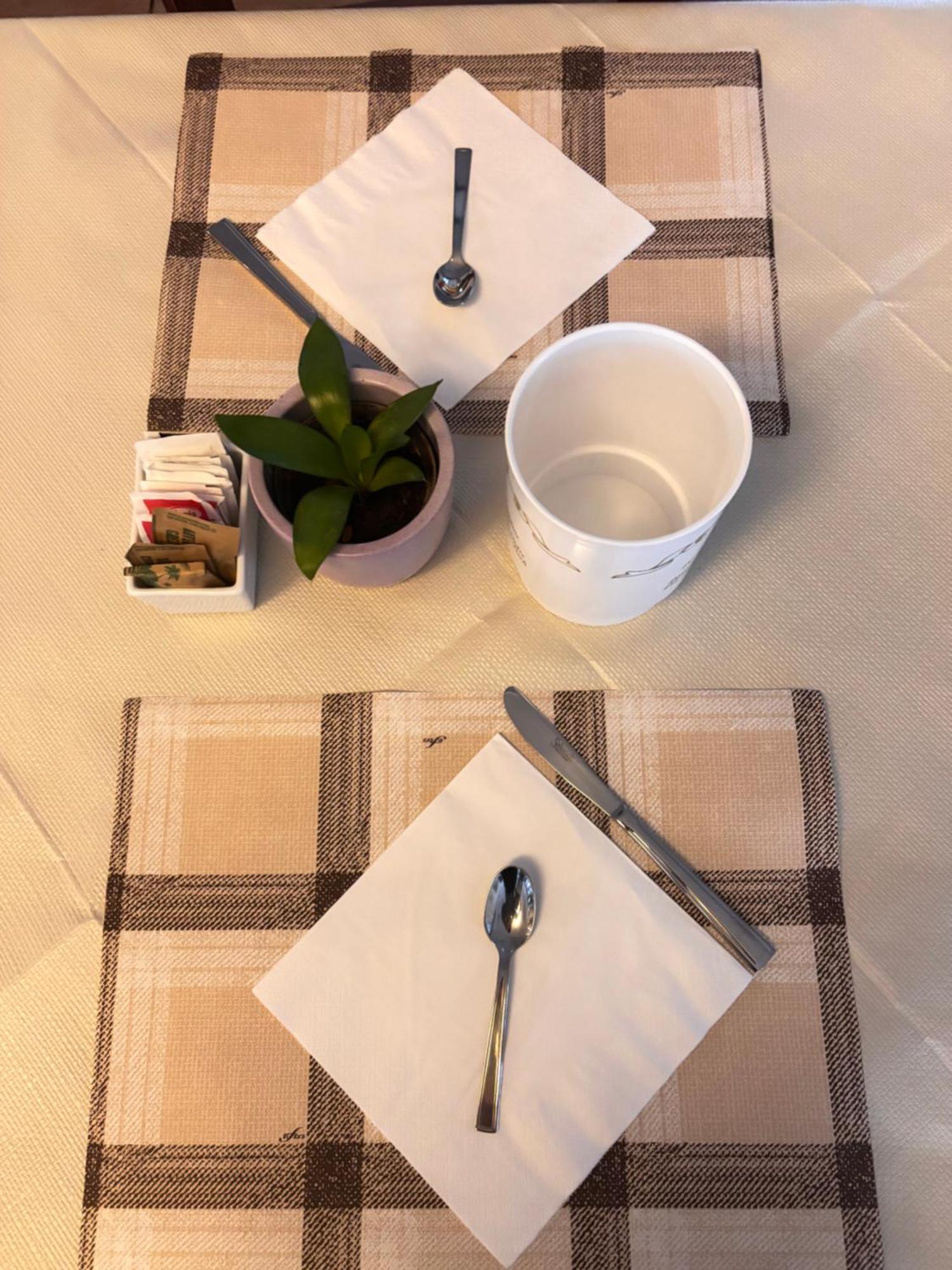 Hotel Crocenzi Сан Марино Екстериор снимка